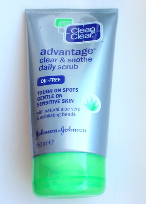 clean-and-clear-advantage-clear-and-soothe-daily-scrub-review