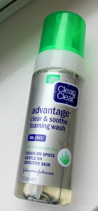 clean-and-clear-advantage-clear-and-soothe-foaming-face-wash-review66