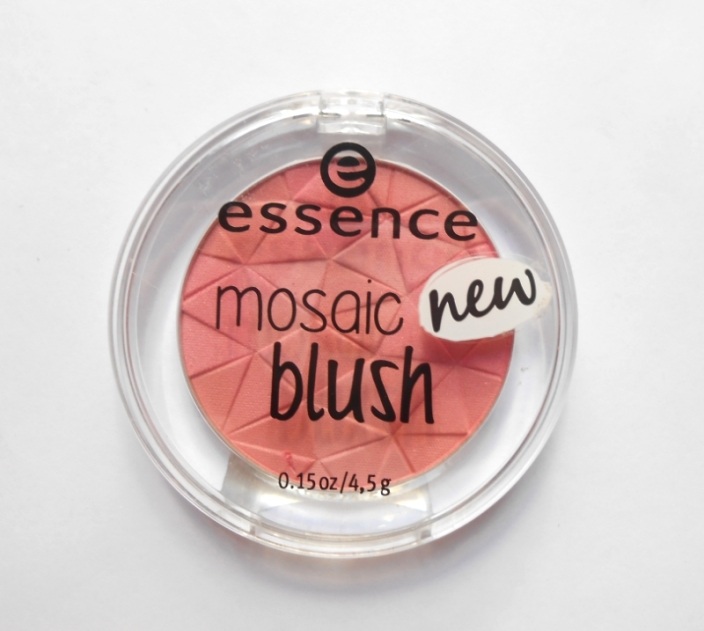 essence-40-the-berry-connection-mosaic-blush