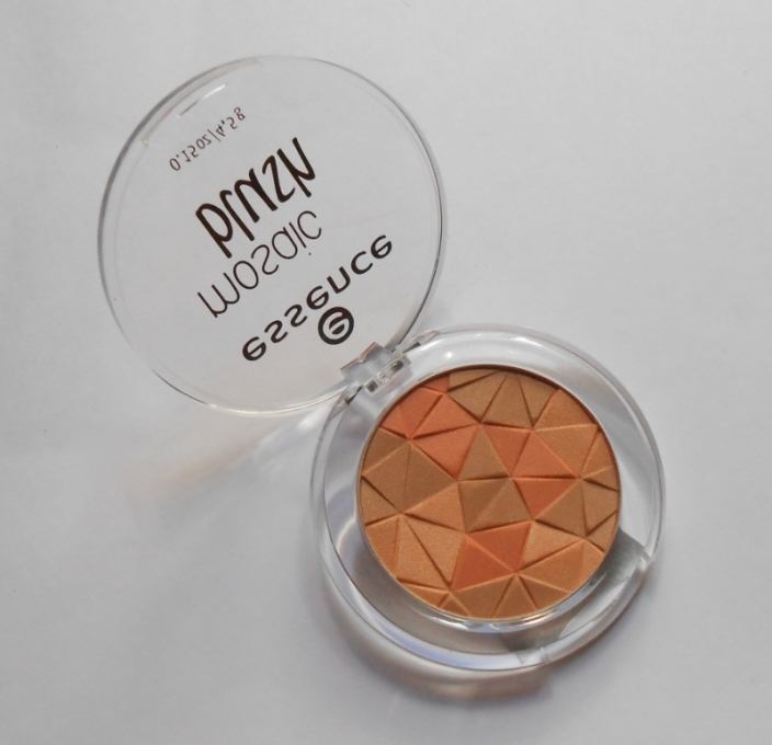 essence-kissed-by-the-sun-mosaic-blush-review
