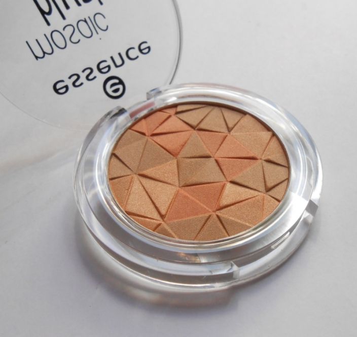 essence-kissed-by-the-sun-mosaic-blush-packaging