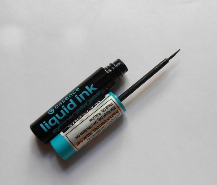 Sidelæns scrapbog Berigelse Essence Liquid Ink Eyeliner Waterproof - Black Review