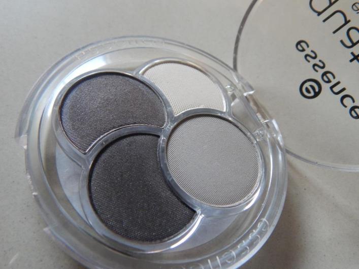 essence-quattro-over-the-taupe-eyeshadow-review