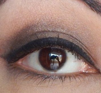 essence-quattro-over-the-taupe-eyeshadow-eye-swatch