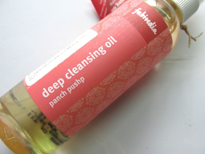 fabindia-panchpushp-face-cleansing-oil-review4