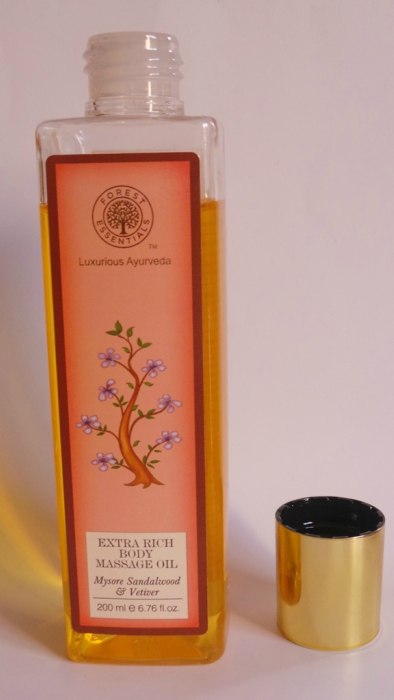 forest-essentials-extra-rich-almond-body-massage-oil-mysore-sandalwood-and-vetiver-review3
