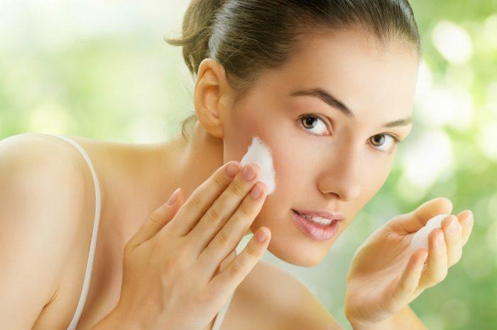how-to-find-the-right-cleanser-for-your-skin-type-in-winter-imbb-recommendations