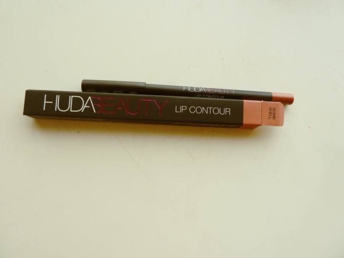 huda-beauty-bombshell-lip-contour-matte-lip-pencil-outer-packaging-full
