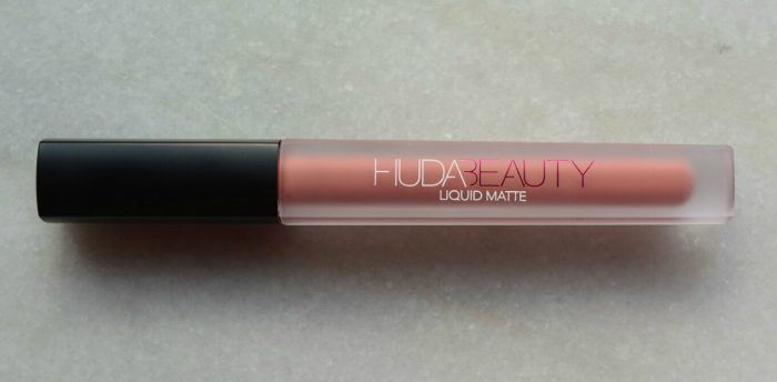 huda-beauty-bombshell-liquid-matte-lipstick-review8