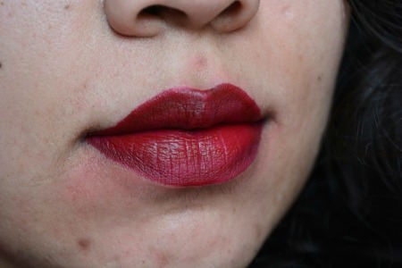 huda-beauty-famous-liquid-matte-lipstick-lip-swatch