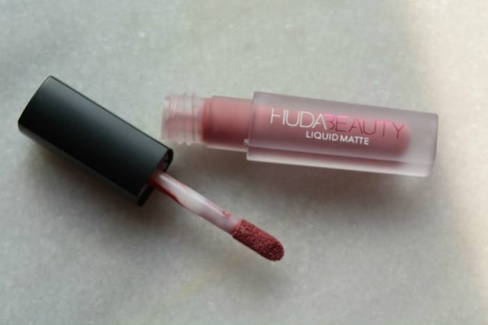 huda-beauty-liquid-matte-lipstick-muse-review7