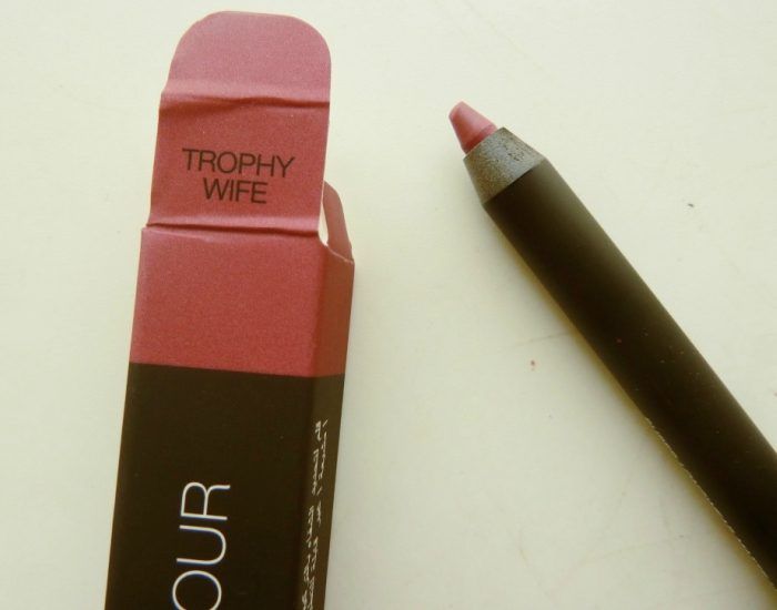 huda-beauty-trophy-wife-lip-contour-matte-lip-pencil-review1