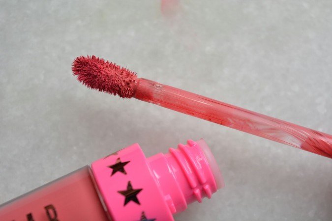 jeffree-star-rose-matter-velour-liquid-lipstick-applicator-wand