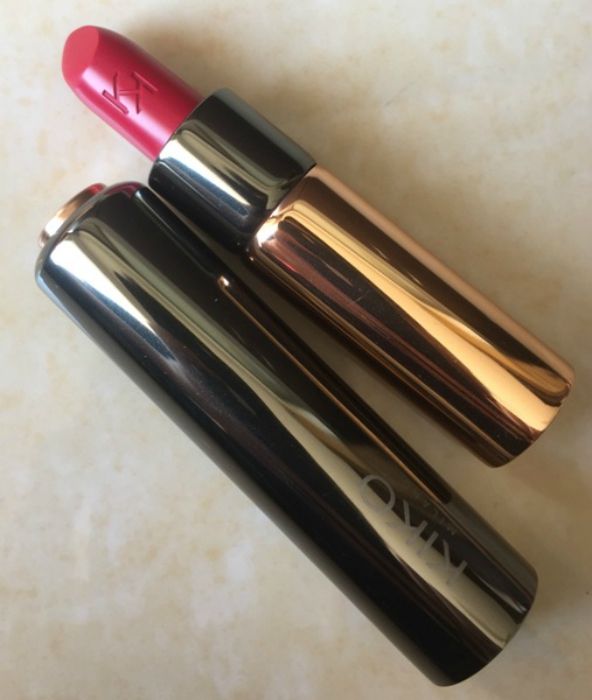 kiko-milano-gossamer-emotion-creamy-lipstick-112-burgundy-review2