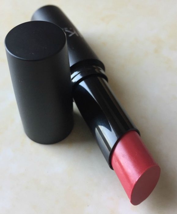 kiko-milano-ultra-glossy-stylo-spf-15-805-strawberry-pink-review6