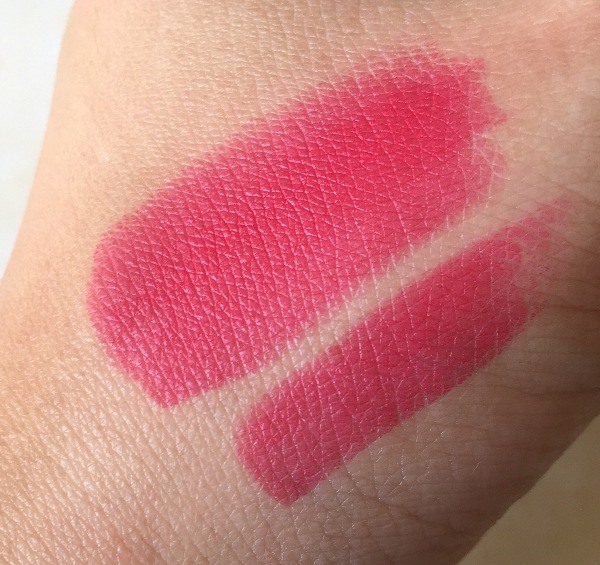 kiko-310-strawberry-red-velvet-passion-matte-lipstick-swatch-on-hands