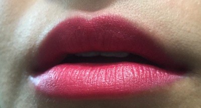 kiko-310-strawberry-red-velvet-passion-matte-lipstick-swatch-on-lips