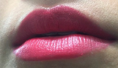 kiko-unlimited-stylo-003-hibiscus-red-long-lasting-lipstick-lip-swatch