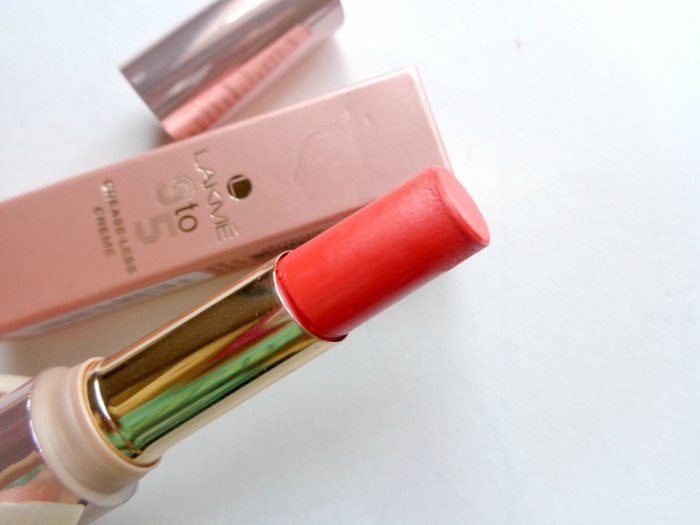 lakme-9-to-5-crease-less-lip-color-fire-power-review6