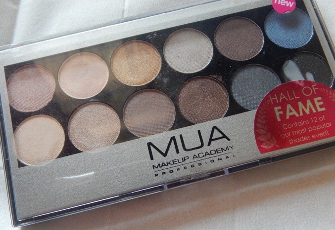 mua-hall-of-fame-eyeshadow-palette-outer-packaging