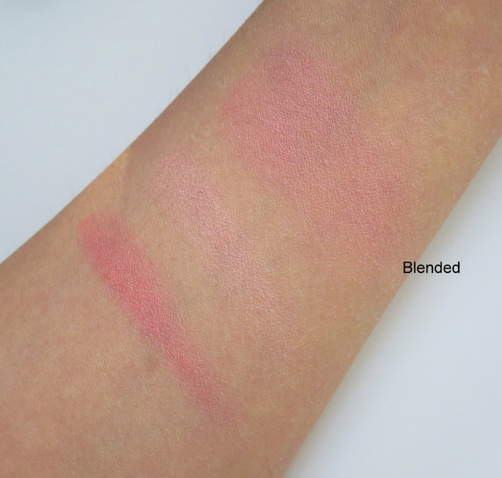 marc-jacobs-kink-and-kisses-air-blush-soft-glow-duo-swatch-on-hands