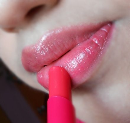 maybelline-baby-lips-color-bright-out-loud-wild-cherry-lip-swatch
