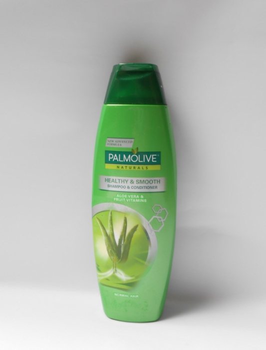 palmolive-naturals-healthy-and-smooth-shampoo-aloe-vera-and-fruit-vitamins-review6