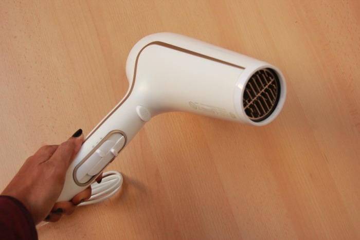 Spending Breakdown Prime Minister Philips ThermoProtect Ionic 2200W DryCare Hairdryer HP8232/00 Review