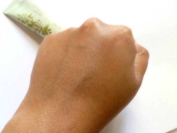 The-Face-Shop-Green-Tea-Daily-Perfumed-Hand-Cream-blended