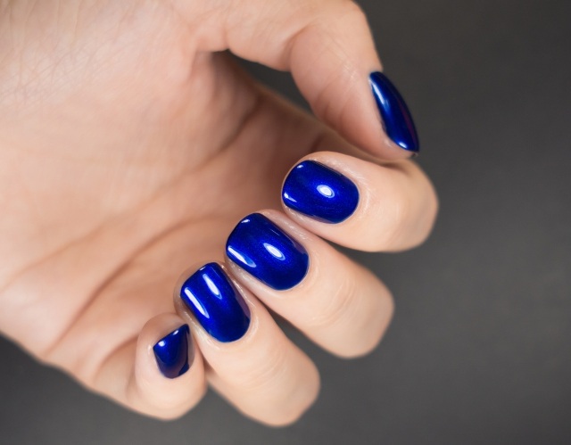 blue-nail-polish-soft-hands