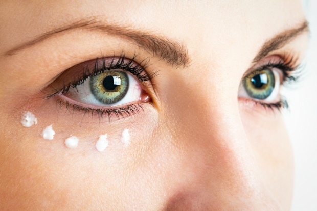 how-to-apply-eye-cream