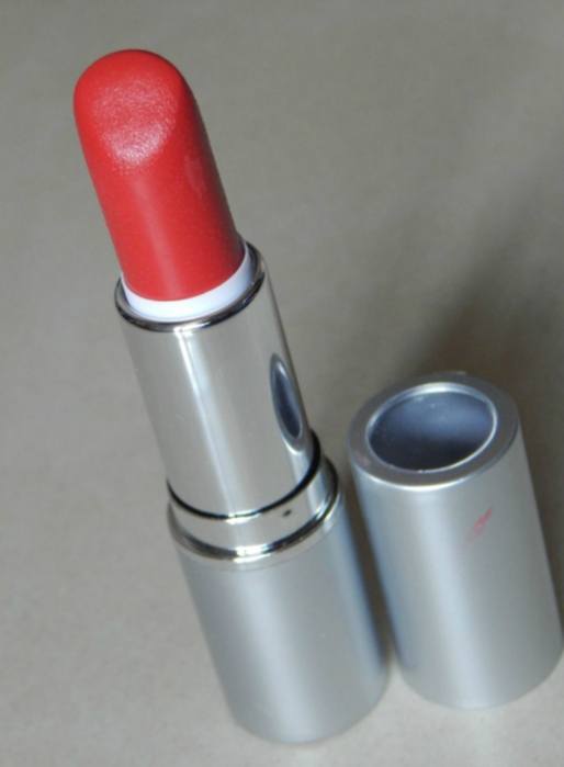 2True Cosmetics Colour Drench Lipstick - Shade 11 Review6