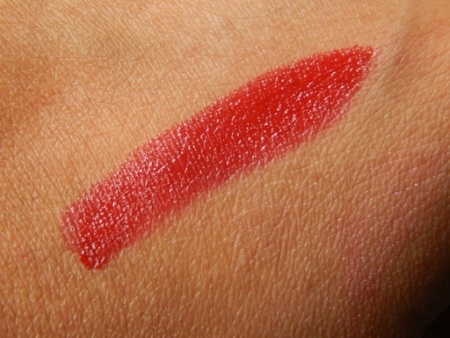 2True Cosmetics Matte Lipstick - Shade 4 Review4