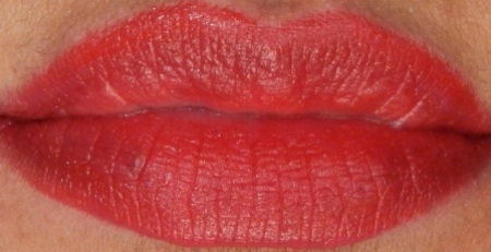 2True Cosmetics Matte Lipstick - Shade 4 Review5