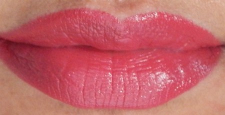 2True Cosmetics Matte Lipstick - Shade 5 Review7