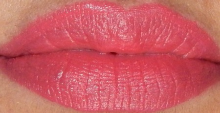 2True Cosmetics Matte Lipstick – Shade 3 Review5