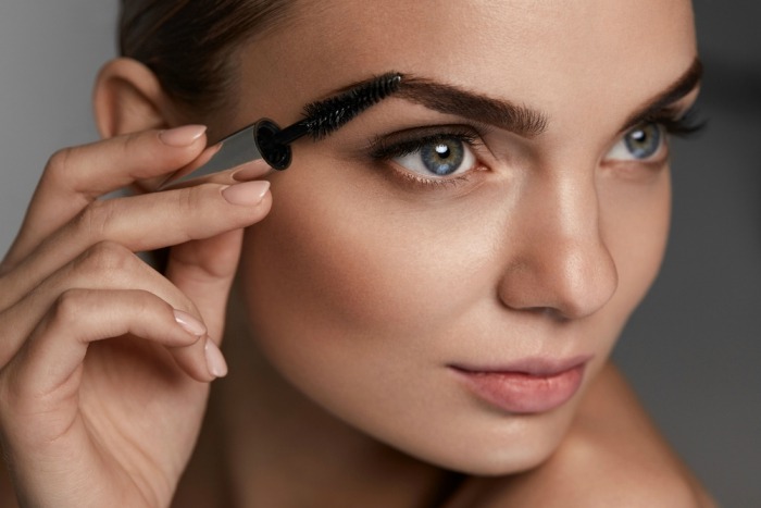 7-effective-ways-to-fake-a-thick-eyebrow-without-spending-too-much6