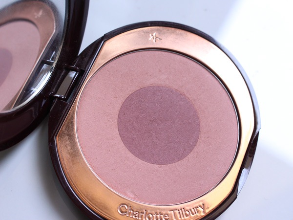 charlotte-tilbury-cheek-to-chic-sex-on-fire-swish-and-pop-blusher-review