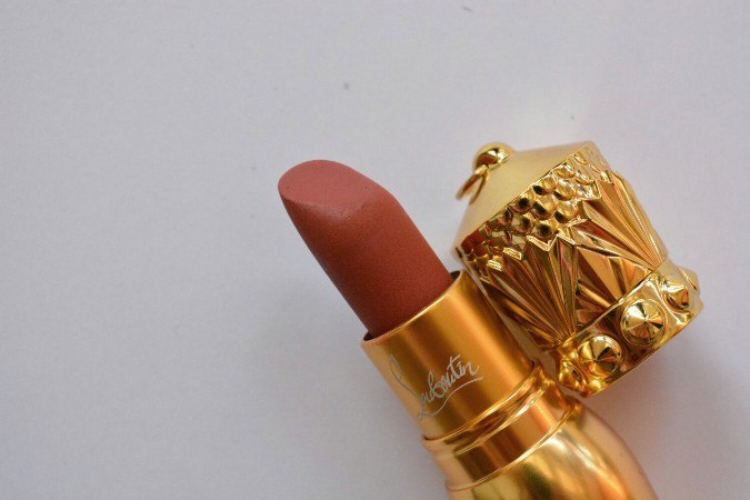Christian Louboutin Velvet Matte Lipstick in Very Prive: Review and  Swatches