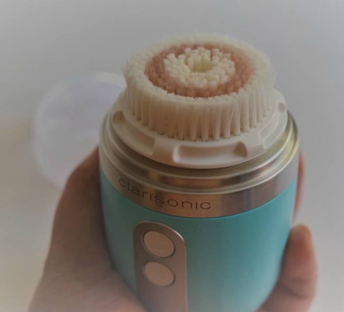 Clarisonic Mia Fit Skin Cleansing System Review6