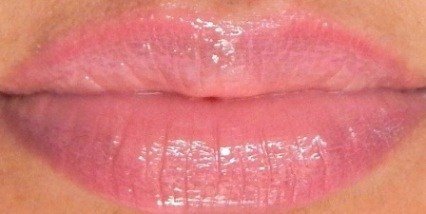 Deborah Milano 04 Naked Addicted Glossissimo Lip Gloss lip swatch