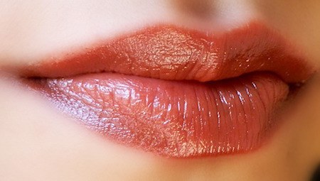 Elle-18-Color-Boost-Spice-Up-Lipstick-swatch-on-lips