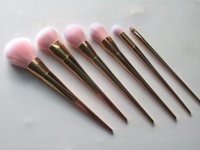 forever-21-love-and-beauty-rose-gold-cosmetic-brush-set-review2