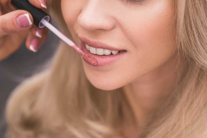 How to Choose the Right Nude Lipstick for Your Skin Tone