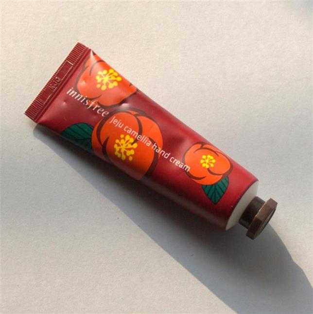 innisfree-jeju-camellia-hand-cream-packaging