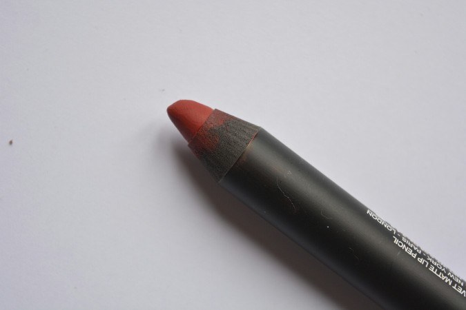 nars-consuming-red-velvet-matte-lip-pencil