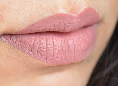 Sephora Collection 23 Copper Blush Cream Lip Stain swatch on lips