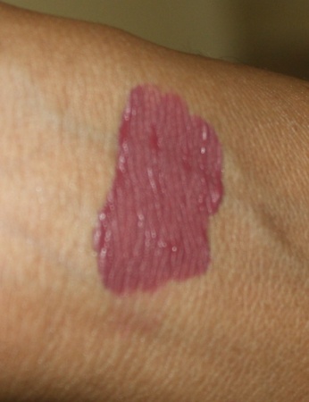 Sleek MakeUp Matte Me Ultra Smooth Lip Cream - Velvet Slippers Review7