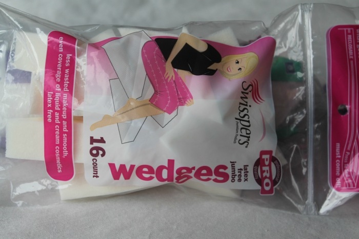 Swisspers Latex-Free Professional Cosmetic Wedges and 100% Cotton Rounds Review5