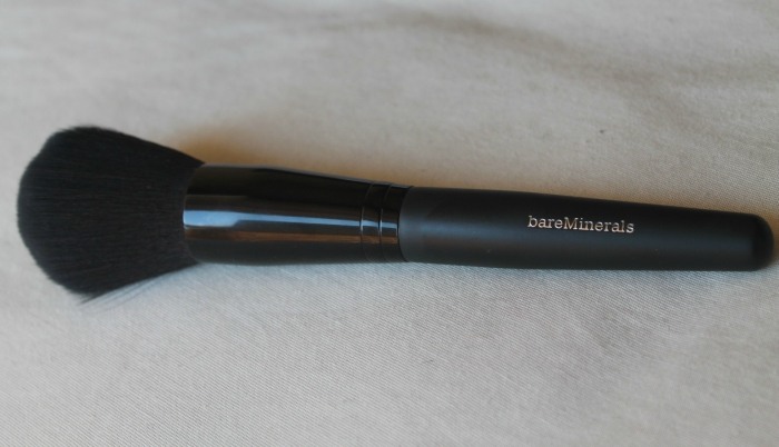 bareminerals-supreme-finisher-brush-review10